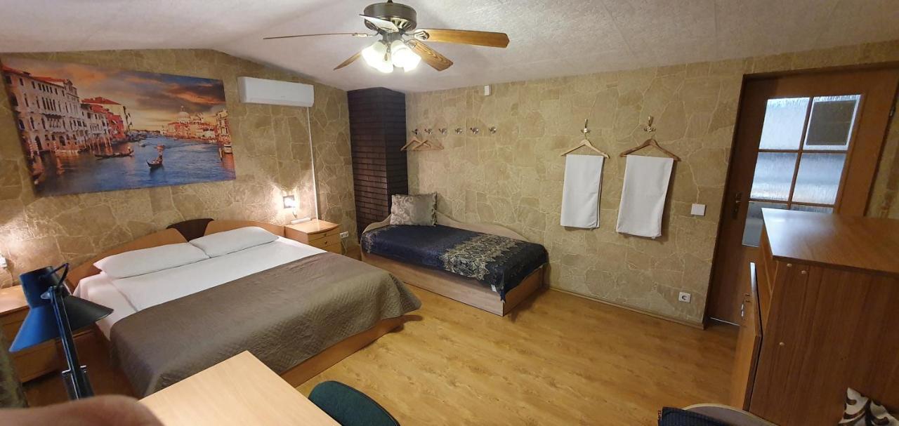 Aparthotel 4 ,, Cosy House Billiard " - Sauna & Parking Kaunas Exteriör bild