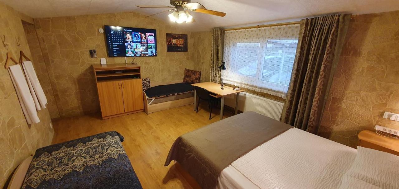 Aparthotel 4 ,, Cosy House Billiard " - Sauna & Parking Kaunas Exteriör bild